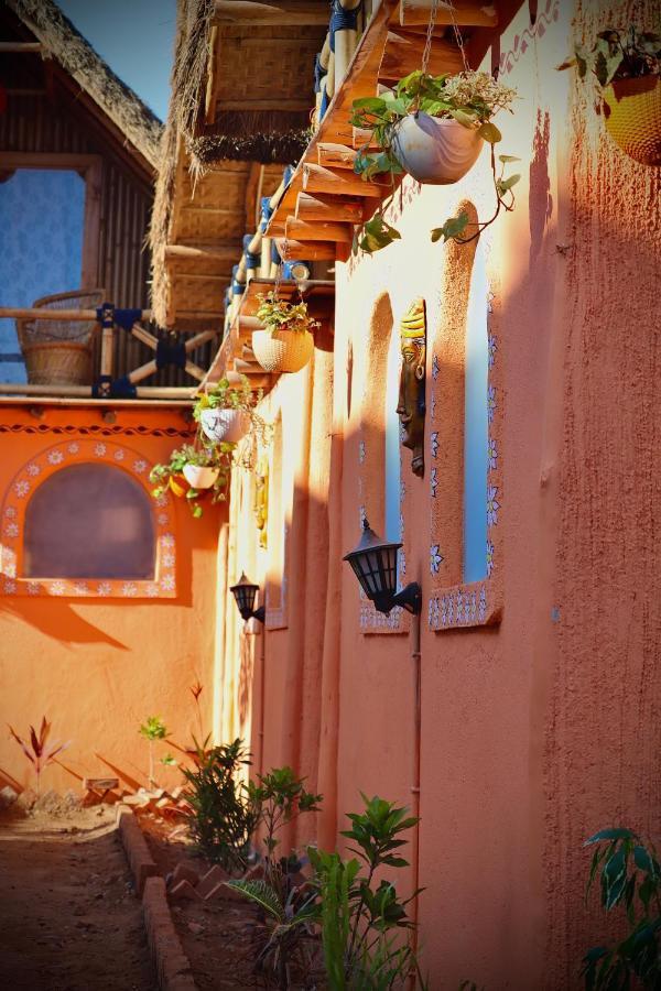 Hotel Spykee Spot Hampi Exterior foto
